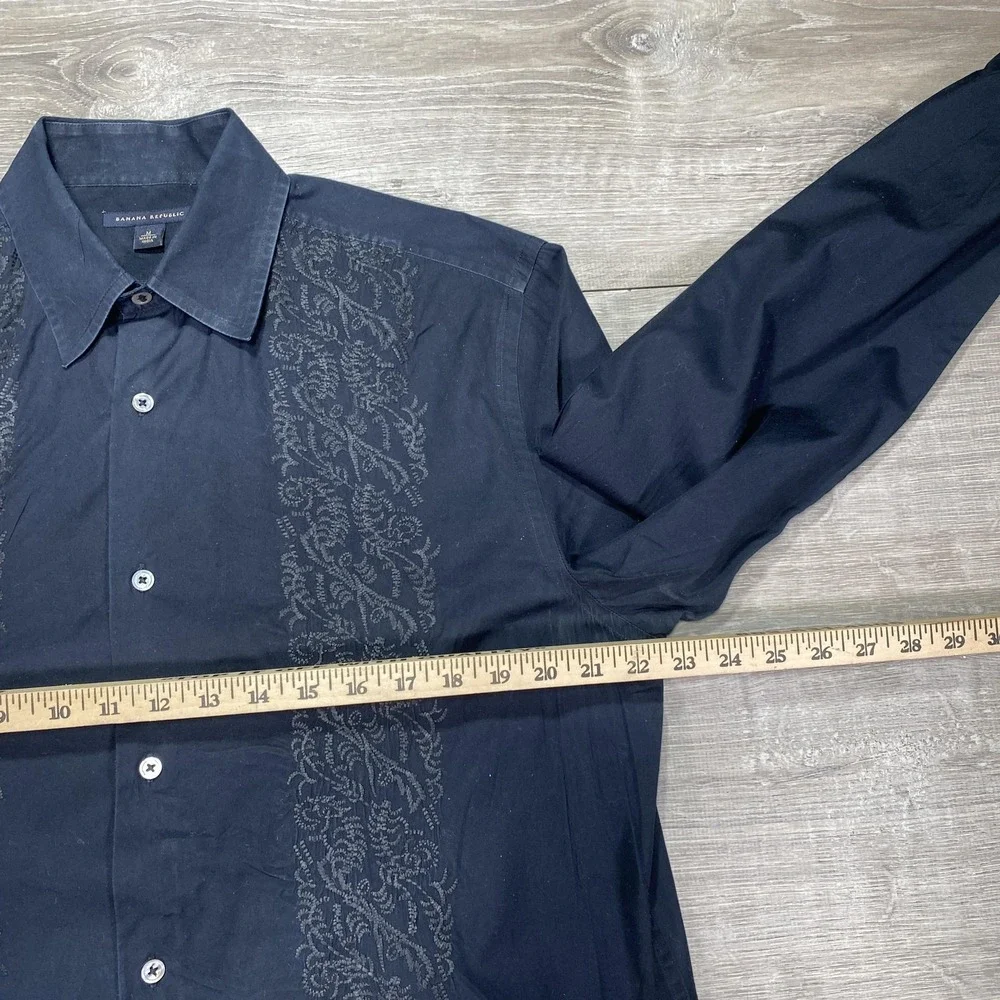 Banana Republic Shirt Mens Medium‎ Black Embroidered Long Sleeve Button Up